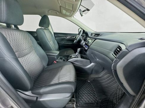 Used 2018 Nissan Rogue SV w/ Premium Package FWD image 35