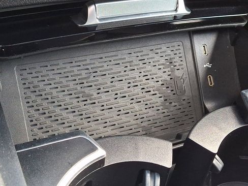 Used 2024 Mercedes-Benz GLE 450e 4MATIC image 25