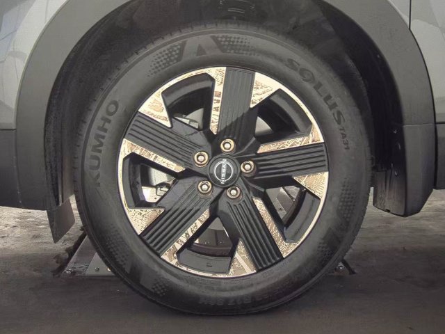 Used 2026 Nissan Kicks SR AWD/4WD image 7