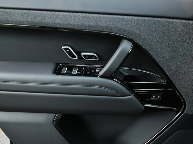 New 2026 Land Rover Range Rover Sport Dynamic SE AWD/4WD image 18