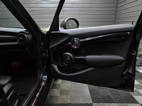 Used 2018 MINI Cooper S FWD image 32