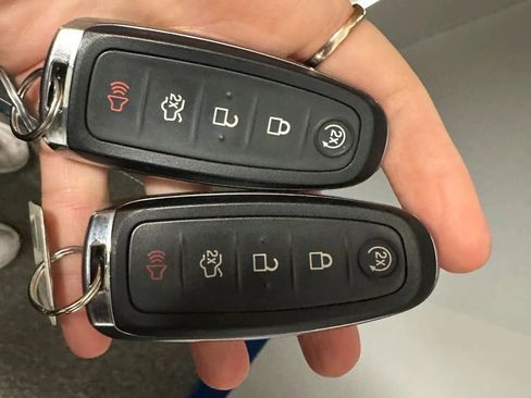 Used 2017 Lincoln Navigator Reserve image 5