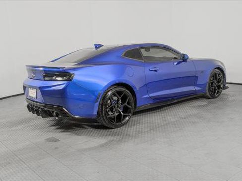Used 2016 Chevrolet Camaro LT w/ RS Package image 9