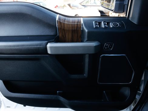 Used 2020 Ford F150 Lariat image 44