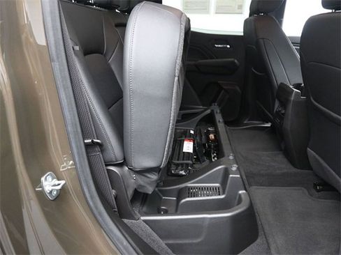 Used 2024 Chevrolet Colorado LT w/ LT Convenience Package III image 24