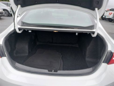 Used 2024 Chevrolet Malibu LT image 13