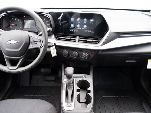 New 2026 Chevrolet Trax LS w/ LS Convenience Package FWD image 15