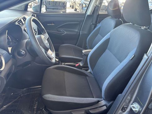 Used 2025 Nissan Versa SV image 36