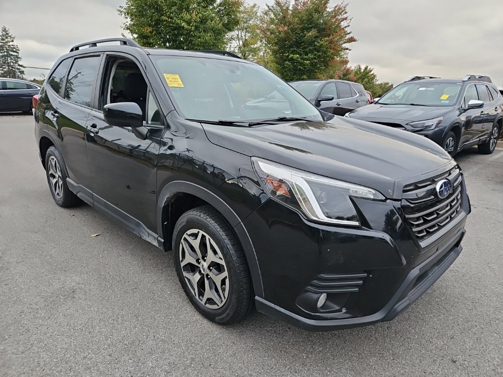 Used 2022 Subaru Forester Premium AWD/4WD image 2