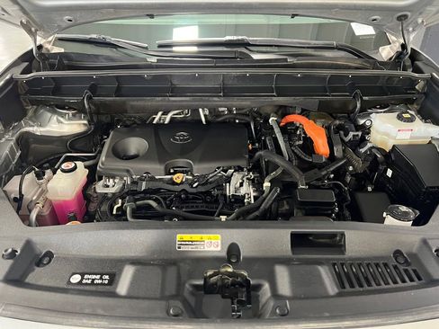 Used 2021 Toyota Highlander XLE AWD/4WD image 43