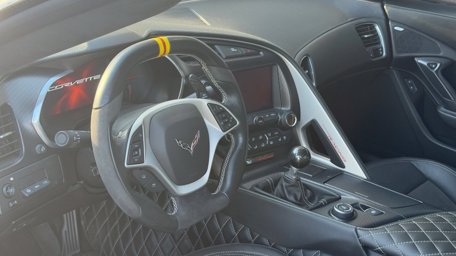 Used 2015 Chevrolet Corvette Z06 w/ 3LZ Preferred Equipment Group RWD image 16