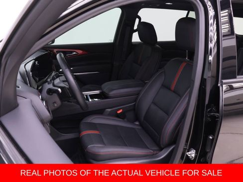 Used 2024 Chevrolet Traverse RS image 4