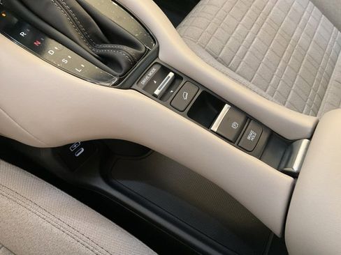 New 2026 Honda HR-V LX image 11