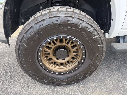 Used 2017 RAM 3500 Laramie Longhorn AWD/4WD image 38