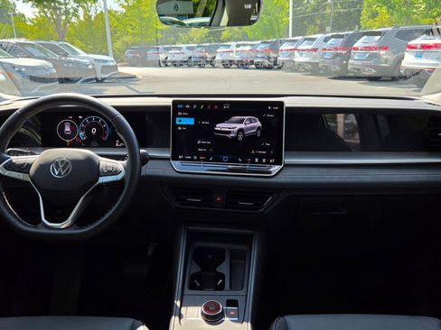 Certified 2026 Volkswagen Tiguan SE AWD/4WD image 54