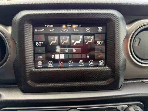 Used 2022 Jeep Gladiator Sport image 17