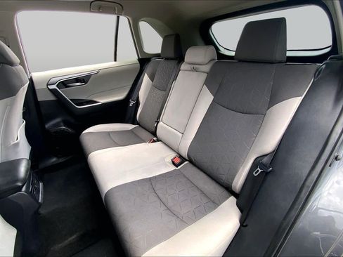 Used 2025 Toyota RAV4 XLE FWD image 20