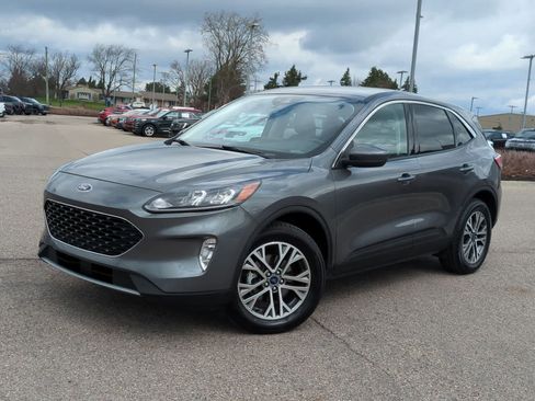 Used 2022 Ford Escape SEL w/ Technology Package image 1