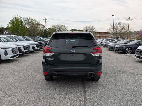 Used 2023 Subaru Forester Premium image 6