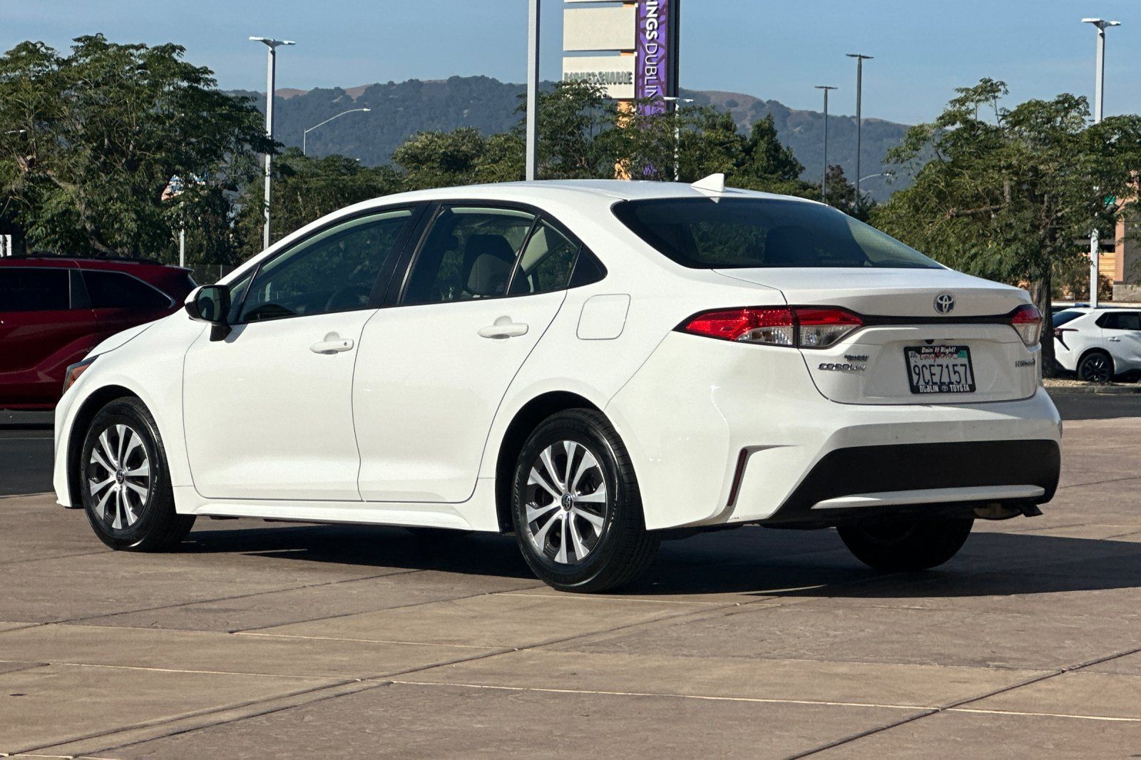Used 2022 Toyota Corolla LE FWD image 7