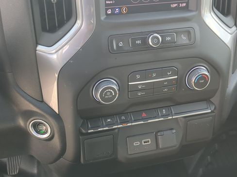 Used 2022 Chevrolet Silverado 1500 W/T w/ WT Value Package AWD/4WD image 17