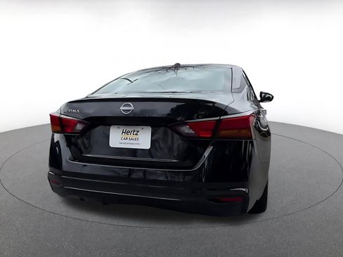 Used 2025 Nissan Altima 2.5 SV image 14