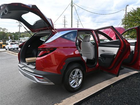 New 2026 Hyundai Tucson SE image 13