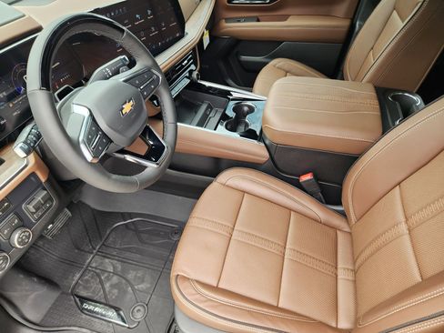 New 2026 Chevrolet Tahoe High Country AWD/4WD image 13