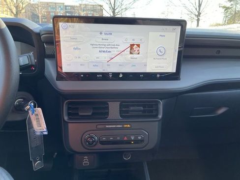 New 2025 Ford Maverick XL image 17