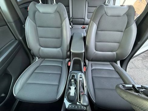 Used 2023 Chevrolet TrailBlazer RS w/ Sun and Liftgate Package AWD/4WD image 18
