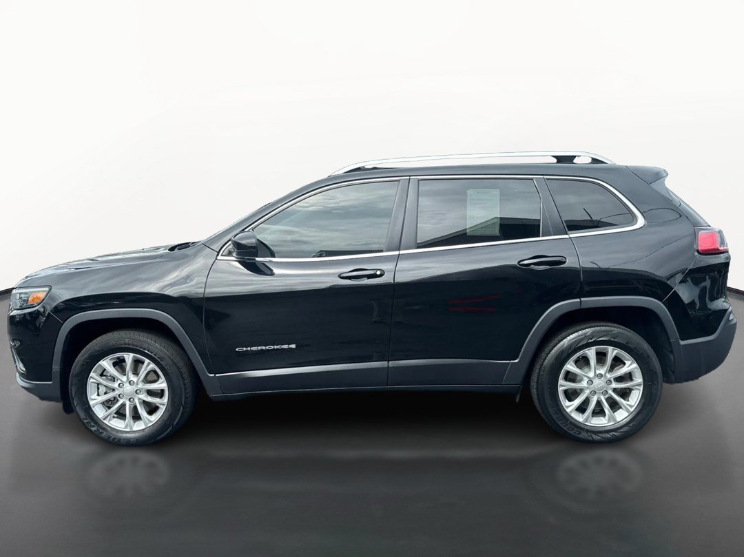 Used 2019 Jeep Cherokee Latitude w/ Cold Weather Group AWD/4WD image 6