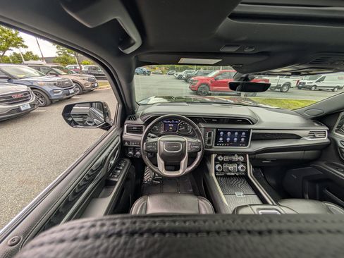 Used 2021 GMC Yukon Denali w/ Denali Premium Package AWD/4WD image 20