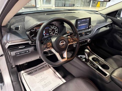 Used 2026 Nissan Altima 2.5 SV FWD image 30