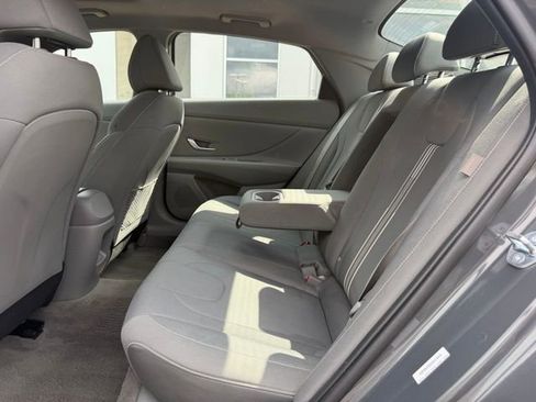 Used 2025 Hyundai Elantra SEL image 20