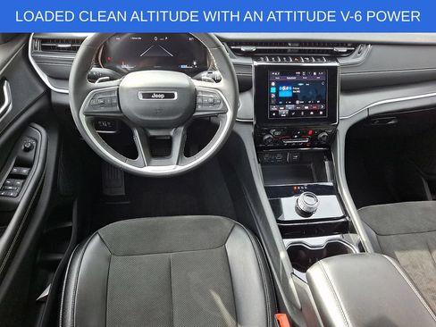 Used 2023 Jeep Grand Cherokee Altitude AWD/4WD image 11
