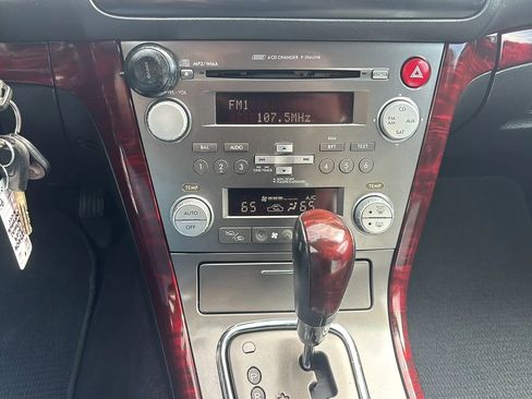 Used 2009 Subaru Outback 2.5i Limited image 4