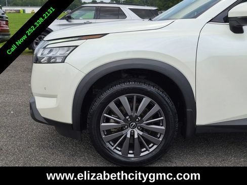 Used 2024 Nissan Pathfinder SL w/ SL Premium Package FWD image 10