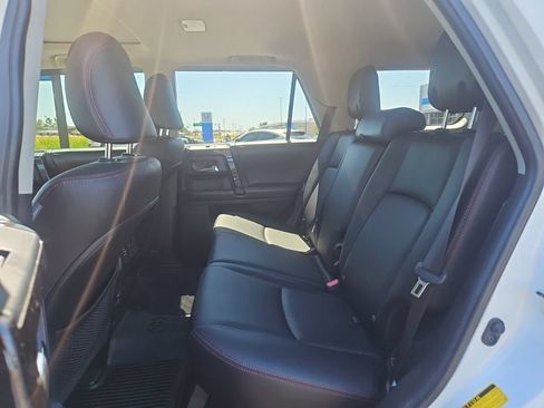 Used 2018 Toyota 4Runner TRD Off-Road Premium AWD/4WD image 10