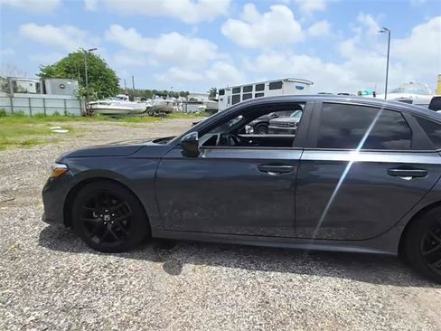 Used 2025 Honda Civic Sport image 4