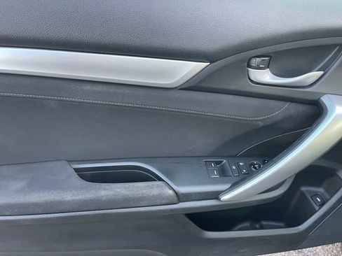 Used 2019 Honda Civic EX image 8