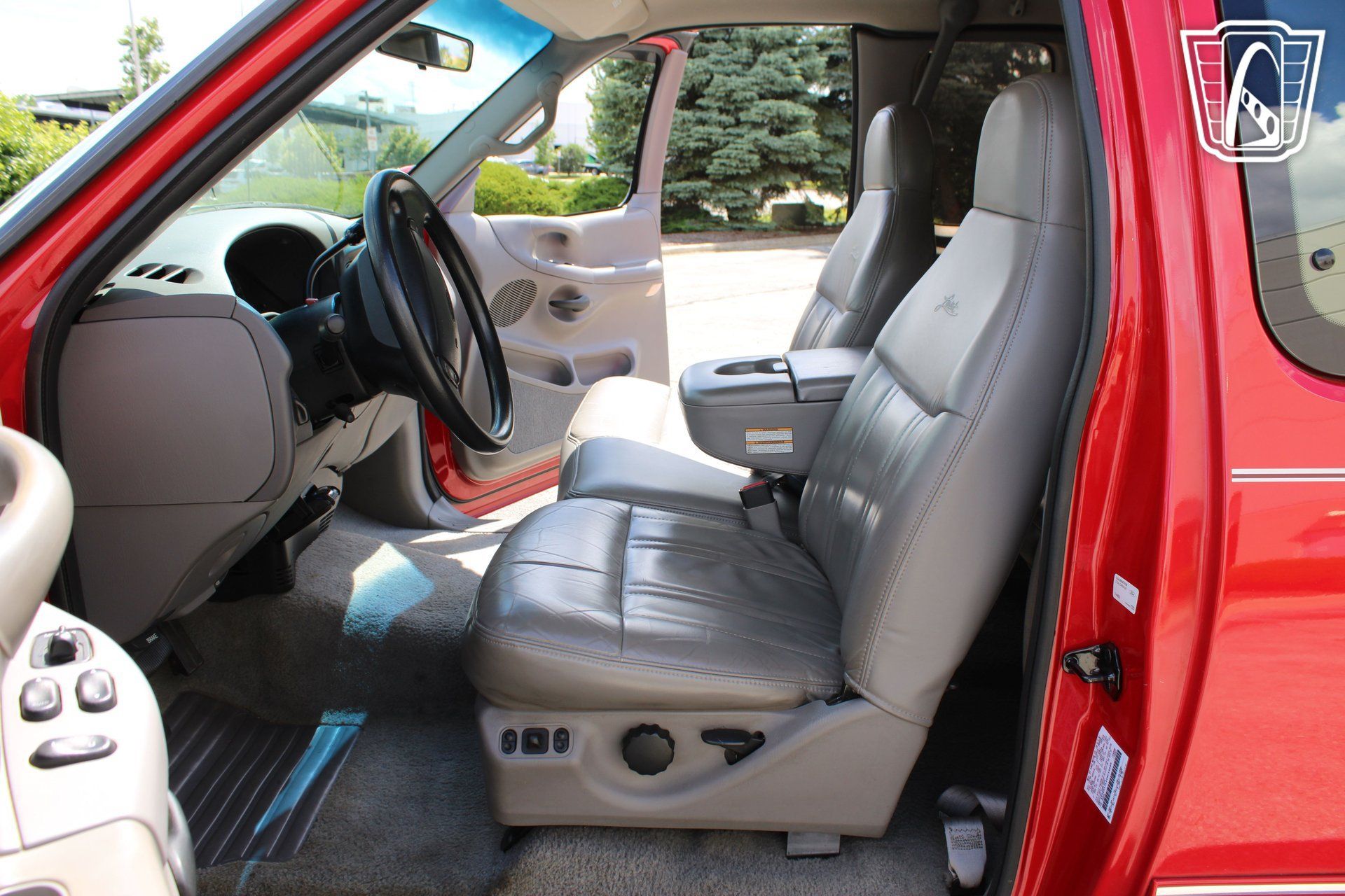 Used 1997 Ford F150 Lariat RWD image 10