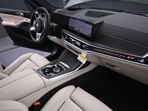 New 2026 BMW X7 xDrive40i w/ M Sport Package AWD/4WD image 20