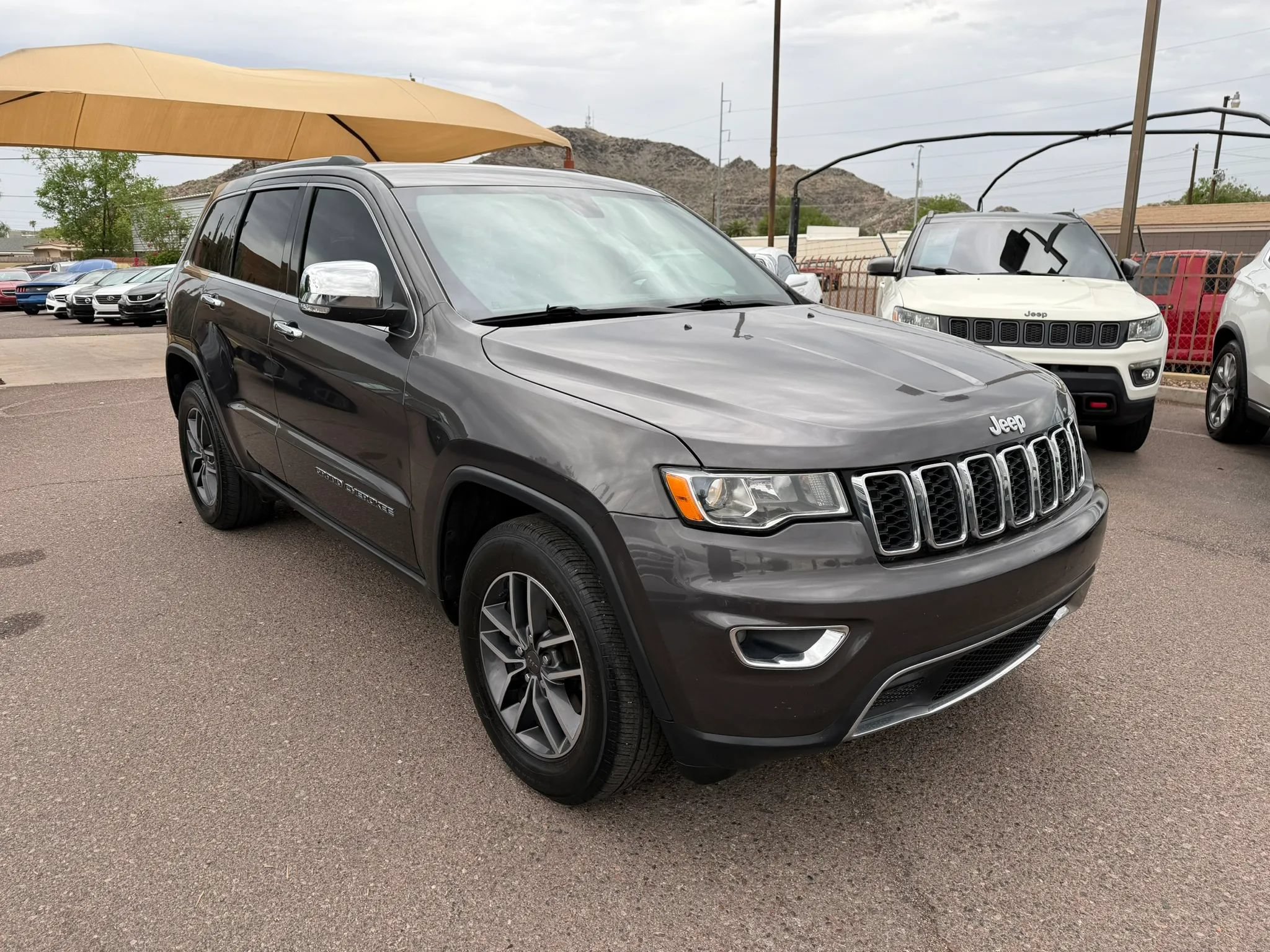 Used 2019 Jeep Grand Cherokee Limited RWD image 3