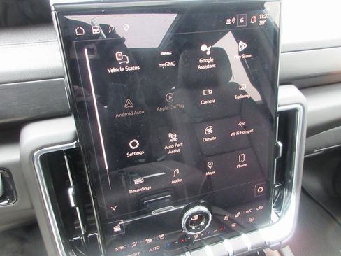 New 2026 GMC Yukon Denali image 19