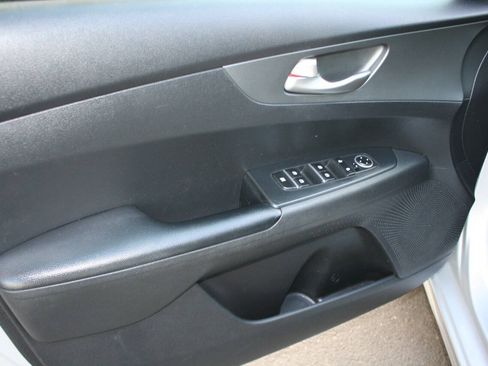Used 2021 Kia Forte LXS FWD image 14