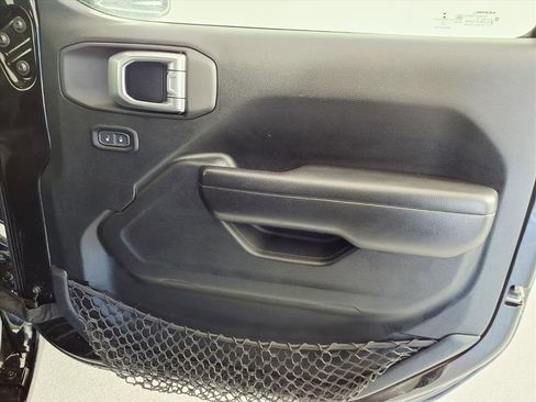 Used 2020 Jeep Wrangler Unlimited Sport image 9