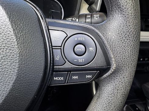 Used 2023 Toyota RAV4 XLE AWD/4WD image 26