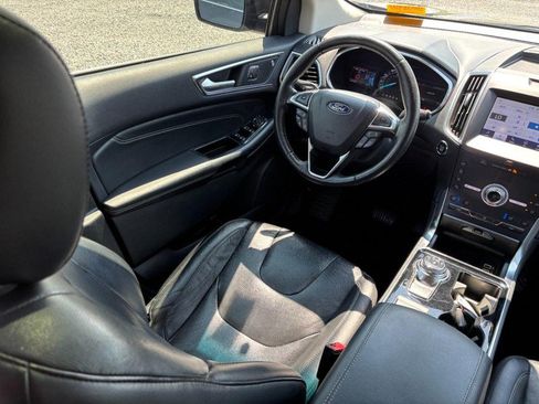 Used 2020 Ford Edge Titanium w/ Equipment Group 301A FWD image 14