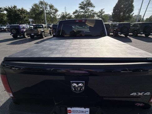 Used 2018 RAM 1500 Express AWD/4WD image 9