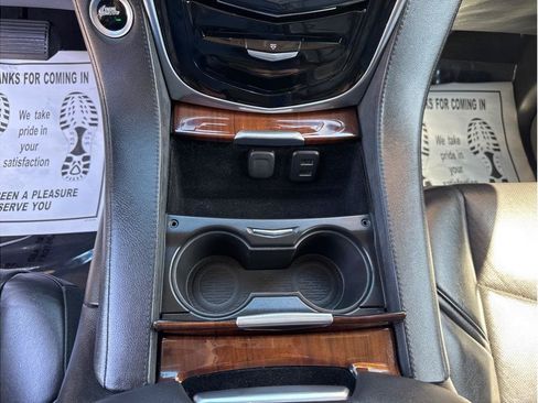 Used 2018 Cadillac Escalade Premium Luxury AWD/4WD image 38